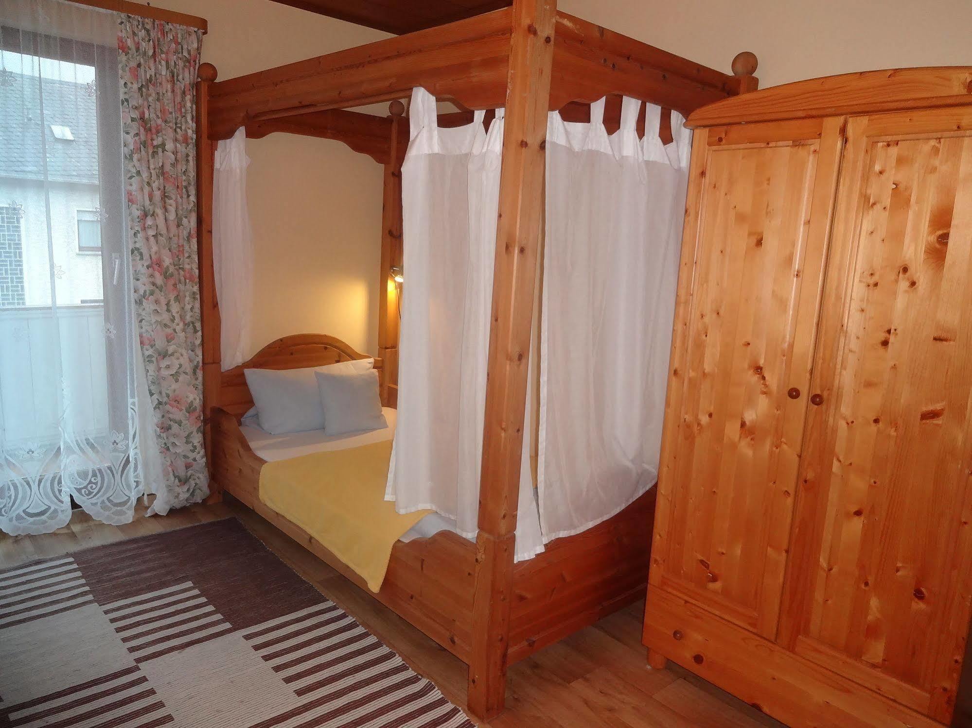 Star Hotel Fachbach Екстер'єр фото